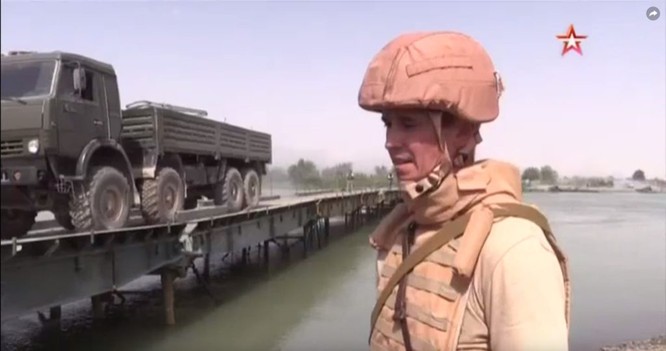 Nga lập cầu dã chiến tiếp vận quân đội Syria đánh IS ở Deir Ezzor ảnh 3