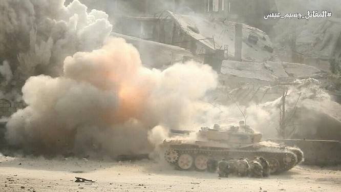 Hỏa lực Syria tấn công dữ dội phiến quân thánh chiến ven Damascus (video - ảnh) ảnh 3