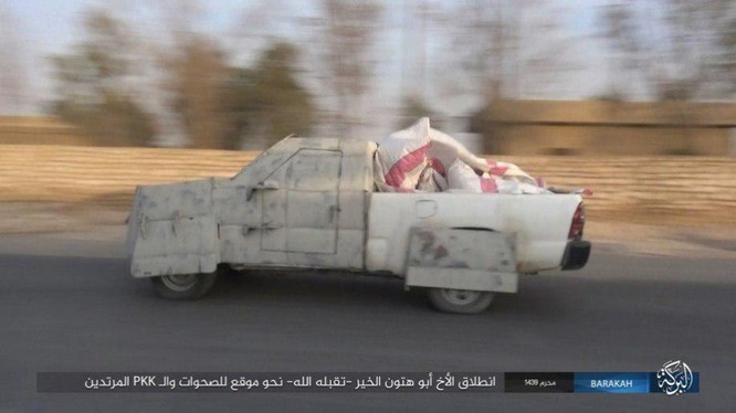IS tung xe bom tự sát tấn công SDF do Mỹ hậu thuẫn ảnh 4