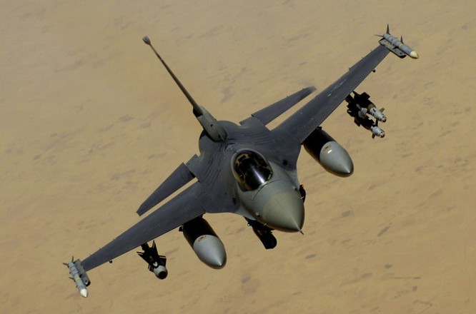 Báo Mỹ thừa nhận F-16 “không có cửa thắng” trước Su-35 Nga ảnh 1