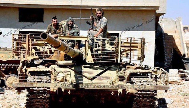 Chảo lửa Homs sôi sục, IS quyết kéo quân đội Syria khỏi Deir Ezzor ảnh 4