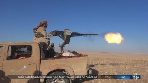 Quân đội Syria chiếm lại cao tốc Al-Sukhnah-Deir Ezzor, IS dồn binh bảo vệ sào huyệt ảnh 1