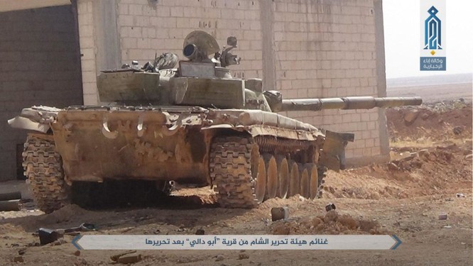 Quân đội Syria lại hứng thất bại ở Hama, phiến quân đoạt tăng T-72 ảnh 5