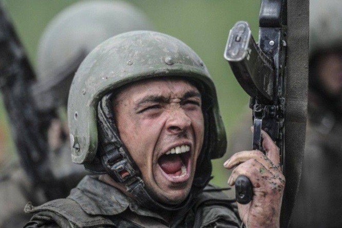 Nghẹt thở xem Nga rèn lính đặc nhiệm “mũ đỏ” (ảnh - video) ảnh 7