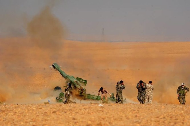 Quân đội Syria đánh phá ác liệt IS cố thủ sào huyệt al-Bukamal ảnh 3