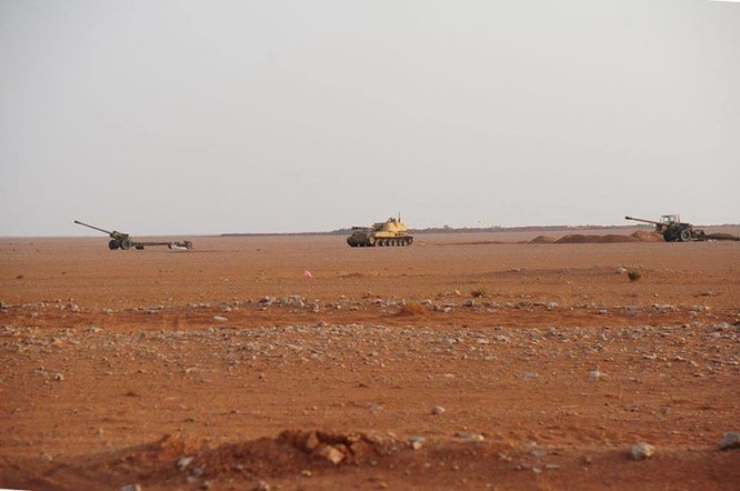 Quân đội Syria đánh phá ác liệt IS cố thủ sào huyệt al-Bukamal ảnh 5