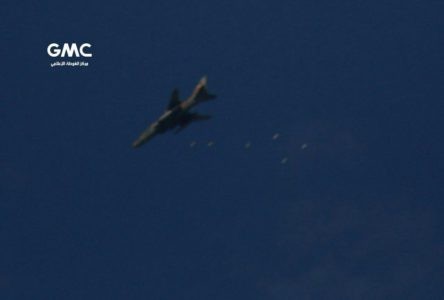 Quân Syria bại trận tại ngoại vi Damascus, Vệ binh Cộng hòa sắp phản công ảnh 4