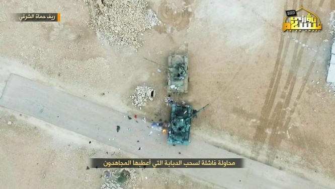 Quân Syria thua trận bỏ cả xe tăng tháo chạy tại Hama (video) ảnh 3