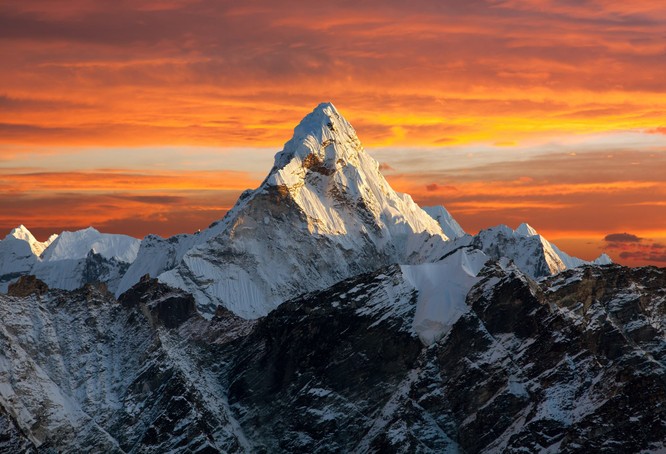 Từ Matterhorn đến Kilimanjiro, những ngọn núi đẹp sửng sốt bậc nhất thế giới ảnh 17