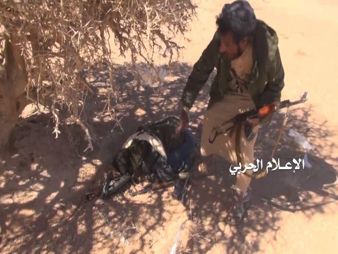 Liên quân Ả rập Xê út kích chiến phiến quân Houthi, dân Yemen đối mặt thảm họa ảnh 5