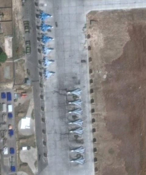 Phiến quân Syria tấn công căn cứ Nga, 7 máy bay bị phá hủy? ảnh 1