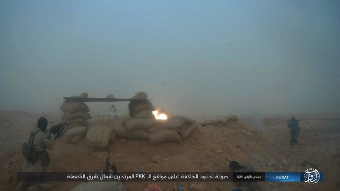 IS giáng đòn khiến người Kurd Syria điên đảo tại Deir Ezzor ảnh 12