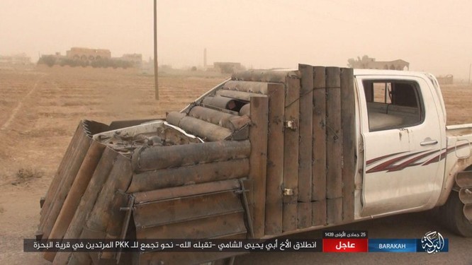 IS tung đòn tự sát, người Kurd tổn thất nặng ở Deir Ezzor ảnh 6