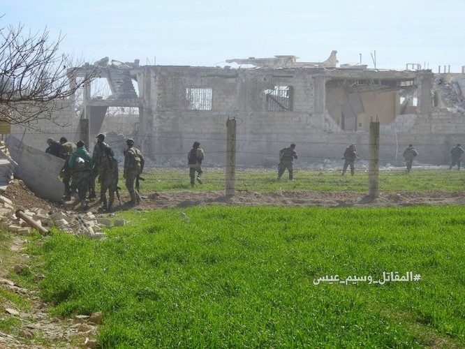 “Hổ Syria” chủ công xung trận chiếm thị trấn trọng yếu, sắp chia cắt Đông Ghouta ảnh 5