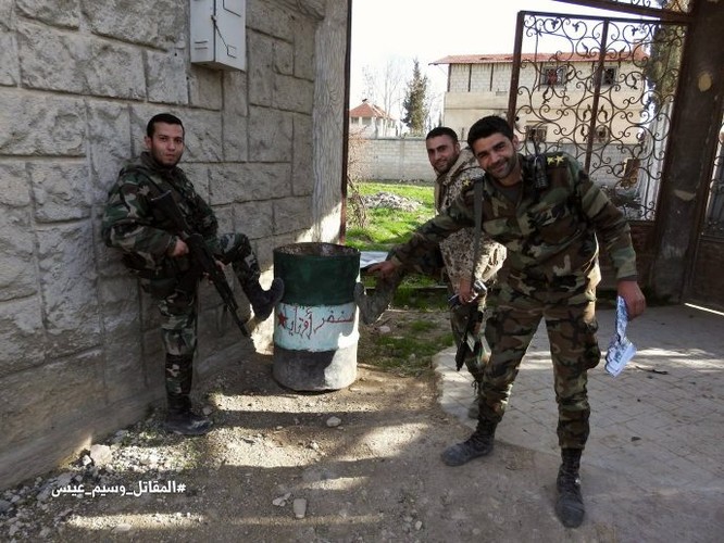 “Hổ Syria” chủ công xung trận chiếm thị trấn trọng yếu, sắp chia cắt Đông Ghouta ảnh 7