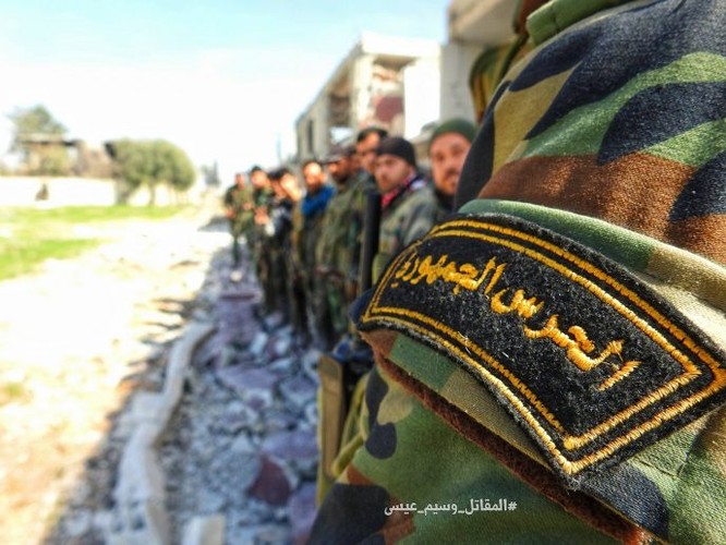 “Hổ Syria” chủ công xung trận chiếm thị trấn trọng yếu, sắp chia cắt Đông Ghouta ảnh 14