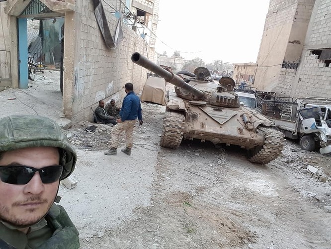 “Hổ Syria” xung trận chiếm thị trấn chiến lược ở Đông Ghouta sau hai ngày giao chiến sinh tử ảnh 4