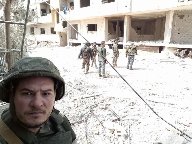 “Hổ Syria” xung trận chiếm thị trấn chiến lược ở Đông Ghouta sau hai ngày giao chiến sinh tử ảnh 5