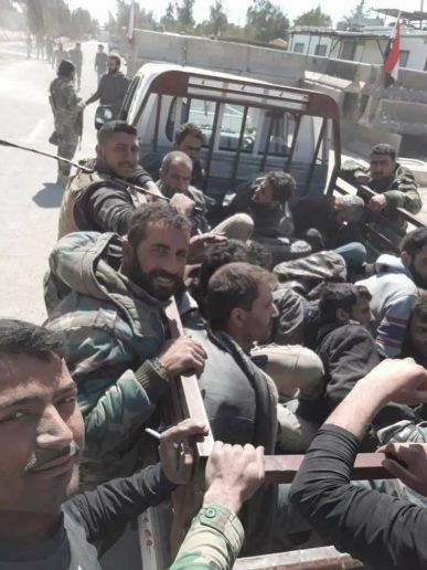 Nhóm thánh chiến lớn ở Đông Ghouta đầu hàng, quân đội Syria chiếm thị trấn then chốt ảnh 2