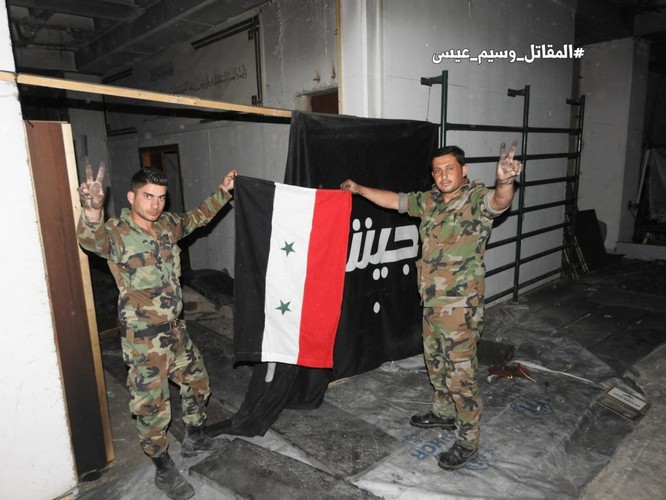 Báo cáo ảnh lớn: Jaish al-Islam HQ và Nhà tù ngầm bị quân đội Syria bắt giữ Trong Douma