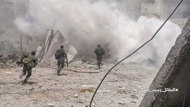 Quân đội Syria tấn công dữ dội trả thù IS sau vụ hành quyết dã man ảnh 2
