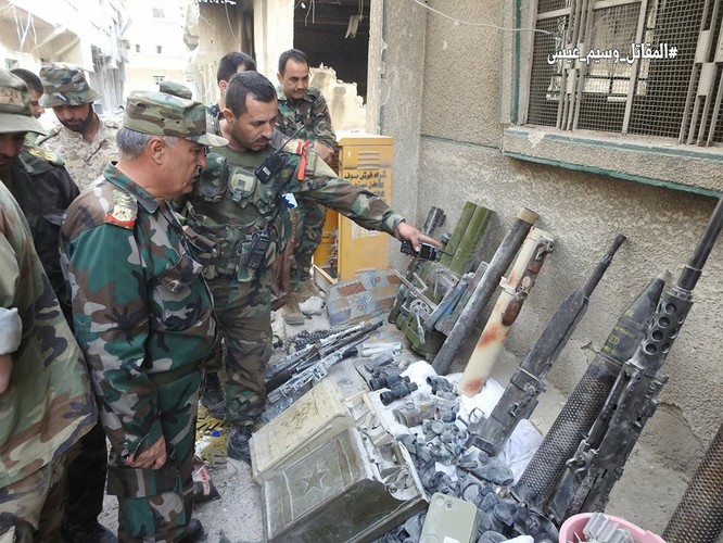 Quân thánh chiến Syria cố thủ ven Damascus đầu hàng, di tản về miền bắc Aleppo ảnh 1