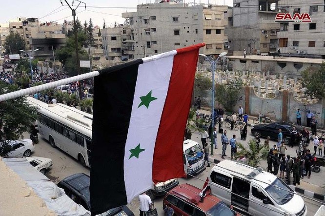 Quân đội Syria thượng cờ trong 3 quận ven Damascus sạch bóng thánh chiến ảnh 1