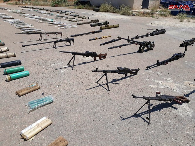 Quân đội Syria chiếm giữ lượng vũ khí khổng lồ vận chuyển cho phe thánh chiến Idlib ảnh 6