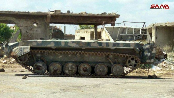 Quân đội Syria chiếm hàng loạt xe tăng thiết giáp phe thánh chiến tại Daraa ảnh 3