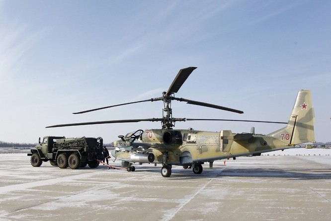 Phi công "thợ săn đêm" Mi-28 Nga nói về chảo lửa Syria, chiến thuật “đi săn tự do” ảnh 1