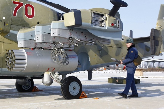 Phi công "thợ săn đêm" Mi-28 Nga nói về chảo lửa Syria, chiến thuật “đi săn tự do” ảnh 2
