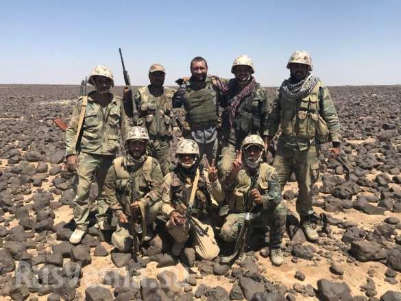 Quân đội Syria siết chặt vòng vây, quyết diệt sạch tay súng IS ở sa mạc đen ảnh 1