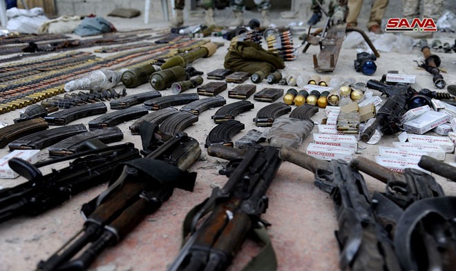 Quân đội Syria chiếm kho vũ khí bí mật của phiến quân Al-Qaeda gần Damascus ảnh 10