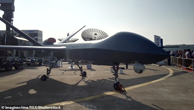 Trung Quốc quảng bá UAV sát thủ CH-5 trang bị tên lửa không đối đất ảnh 3