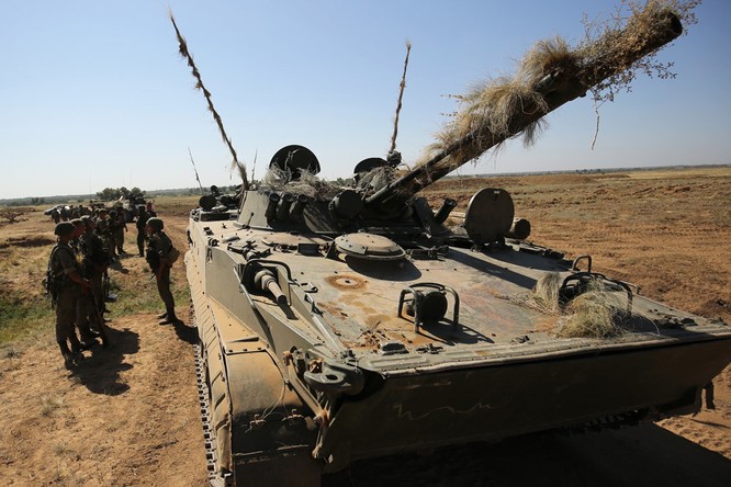 BMP-3 và T-15 với “Pumas”, “Bradley”, so sánh những xe thiết giáp đỉnh cao quân sự ảnh 2