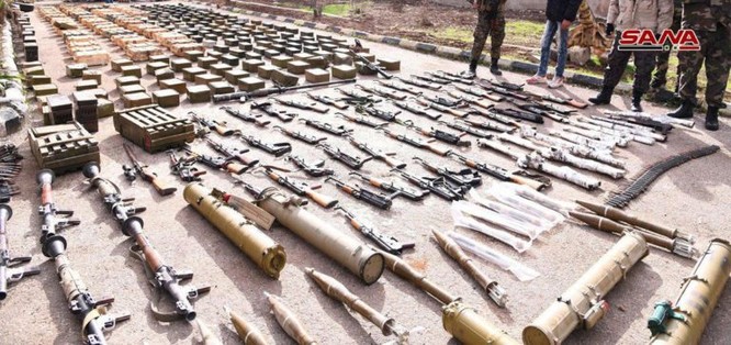 Quân đội Syria phát hiện hàng chục đầu đạn tên lửa S-75 và S-125 của “quân nổi dậy” ở Daraa ảnh 14