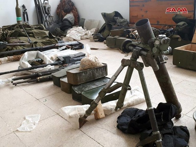 Quân đội Syria phát hiện hàng chục đầu đạn tên lửa S-75 và S-125 của “quân nổi dậy” ở Daraa ảnh 3
