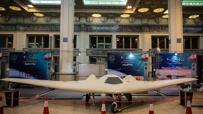 Iran giới thiệu các UAV bản sao chép từ các máy bay chiến lợi phẩm từ Mỹ ảnh 1
