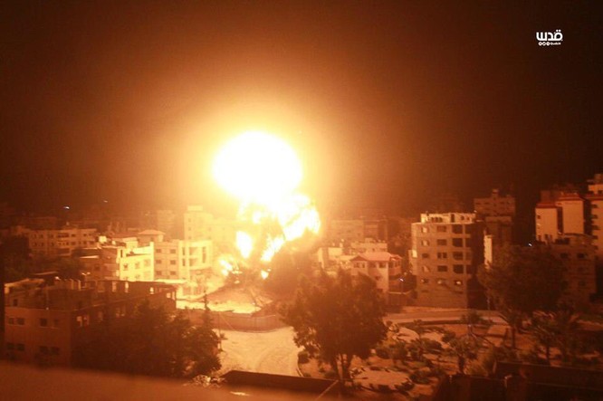 Tên lửa tấn công Tel Aviv, Israel đánh phá dữ dội Dải Gaza ảnh 9