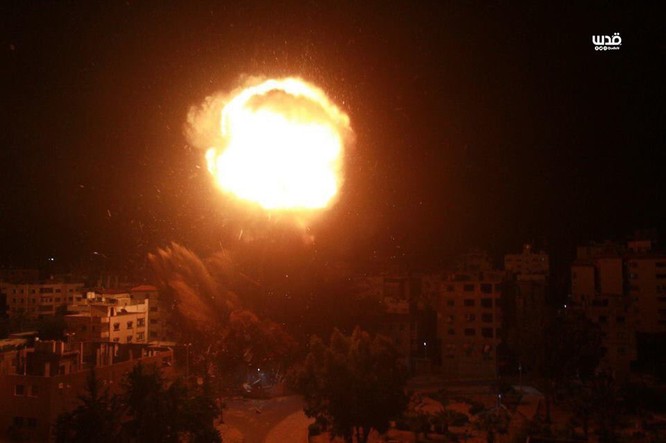 Tên lửa tấn công Tel Aviv, Israel đánh phá dữ dội Dải Gaza ảnh 10