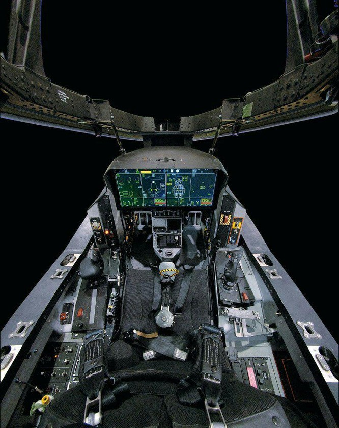 Cận cảnh buồng lái siêu hiện đại của F-35 Lightning II Mỹ ảnh 1