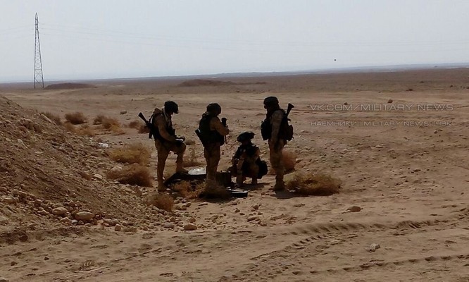 Các binh sĩ Nga lại xuất hiện trên sa mạc tỉnh Homs, Deir Ezzor ảnh 1