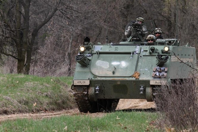Lavia kêu gọi NATO cung cấp tăng thiết giáp, quân Ukraine sử dụng đạn pháo Excalibur ảnh 2