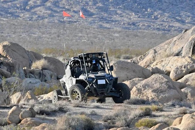 Quân đội Mỹ thử nghiệm Robot tự hành chiến đấu trên địa hình phức tạp ảnh 1