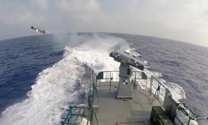 Tập đoàn Rafael cho ra mắt tên lửa Spike phiên bản hải quân ảnh 1