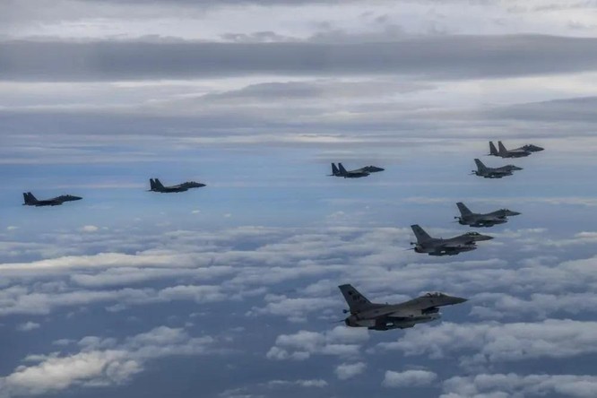 Không quân Hàn Quốc – Mỹ diễn tập không kích ném bom, đáp trả vụ phóng tên lửa của Triều Tiên ảnh 2