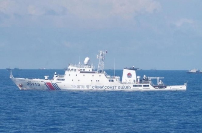 Sáng ngày 6/8/2016, tàu Hải cảnh-35115 Trung Quốc xâm nhập khu tiếp giáp đảo Senkaku. Ảnh: military.china.com