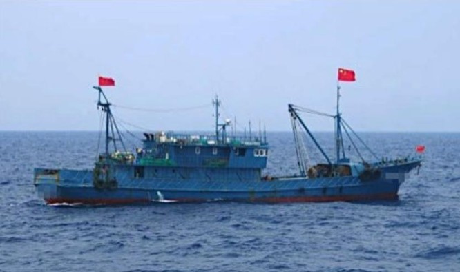 Chiều ngày 5/8/2016, tàu cá Trung Quốc xâm nhập vùng biển đảo Senkaku. Ảnh: military.china.com.