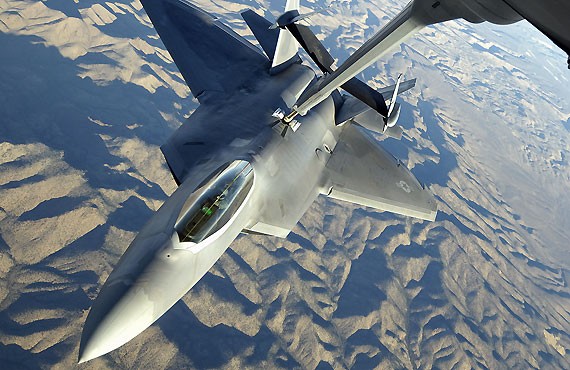 Máy bay chiến đấu tàng hình F-22 Raptor Mỹ