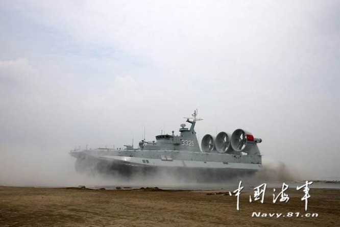 Hạm đội Nam Hải Trung Quốc cho tàu đệm khí Zubr tập trận đánh chiếm đảo tầm xa ở Biển Đông ảnh 5